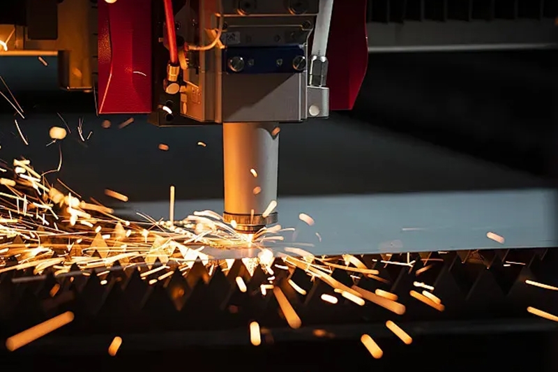 Laser cutting equipment